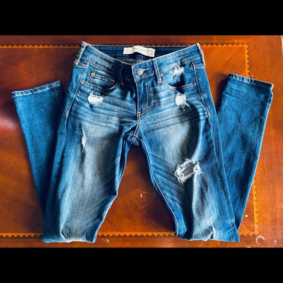 Abercrombie & Fitch destroyed skinny jeans - Picture 2 of 6